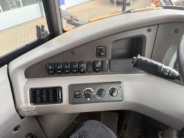 Andre VOLVO A25G Dumper 10.137 h Baujahr 2021