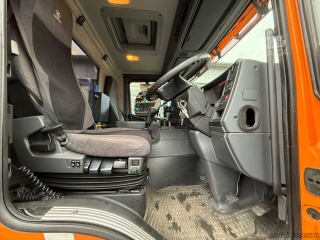 Útseprő gép SCANIA P230 Kehrmaschine Küpper Weisser 6 M³