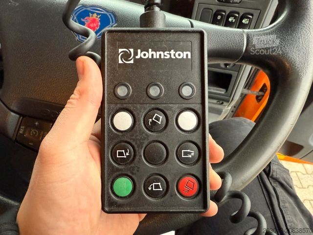 Vejfejemaskine SCANIA P230 Kehrmaschine Johnston VT605- 6 M³