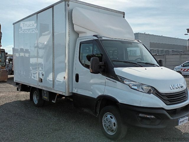 Skriňové nákladné vozidlo IVECO 35C14
