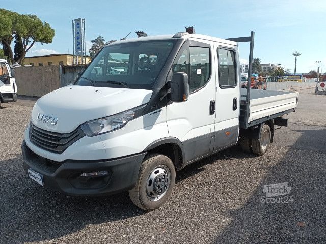 Камион с платформа IVECO 35C14