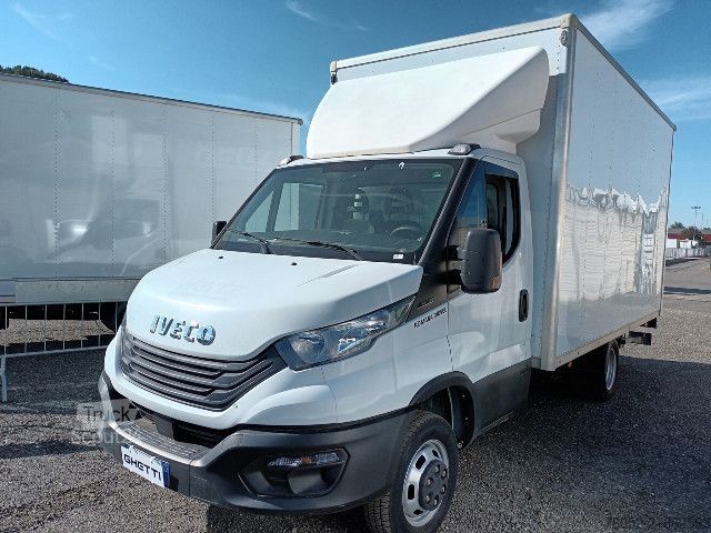 Skriňové nákladné vozidlo IVECO 35C14
