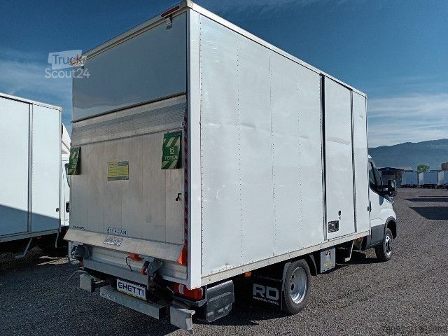 Skriňové nákladné vozidlo IVECO 35C14