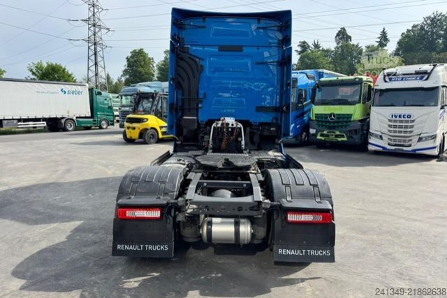 Trattore stradale standard RENAULT T520 4x2