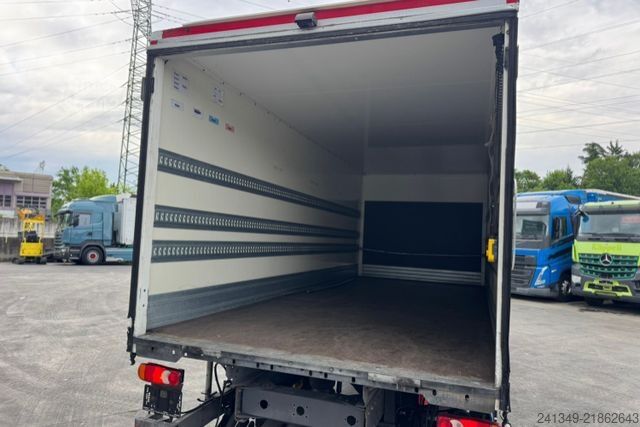 Autocarro con cassone RENAULT D14.250 4x2 Koffer