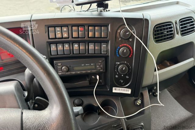 Autocarro con cassone RENAULT D14.250 4x2 Koffer