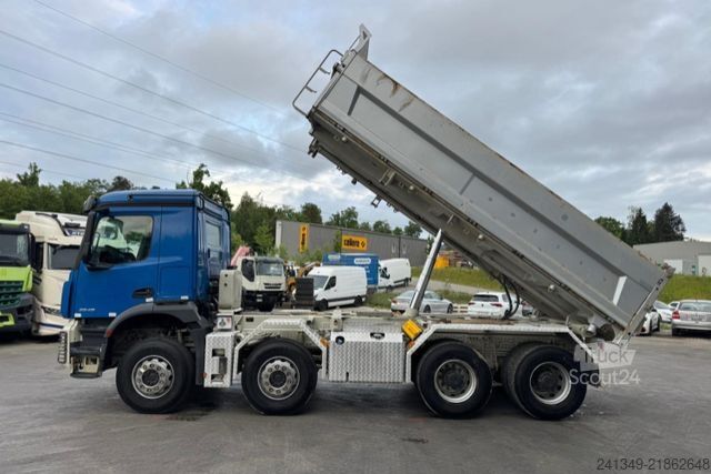 Sklápěcí vůz MERCEDES-BENZ Arocs 3246 8x4 Moser 3S