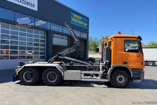 Cits MERCEDES-BENZ Actros 2644 6x4 Hiab 21T Salzstreuer &...
