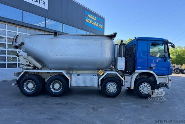 Tovorno vozilo za posebne namene MERCEDES-BENZ Actros 3244 8x4 Moser Thermosilo 17m3