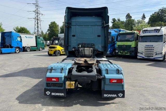 Standart çekici ünitesi SCANIA R520 V8 4x2