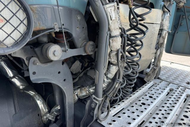 Standart çekici ünitesi SCANIA R520 V8 4x2