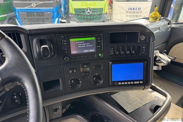 Standart çekici ünitesi SCANIA R520 V8 4x2