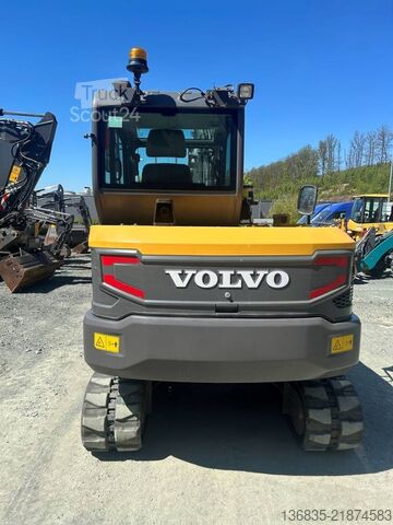 Mini-escavadora Volvo EC 60 E