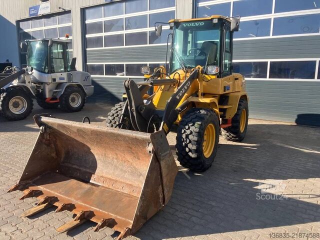 Nakladač Volvo L 30 G