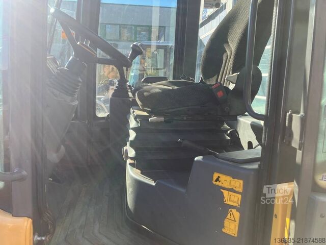Nakladač Volvo L 30 G