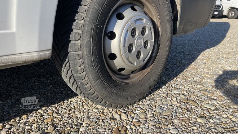 Caravane/camping-car Fiat Weinsberg Carabus 600 K | 4 Posti Letto | Completamente Attrezzato