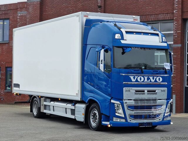 حقيبة سفر Volvo FH 13.460 Globetrotter XL 4x2 - Box with side d...