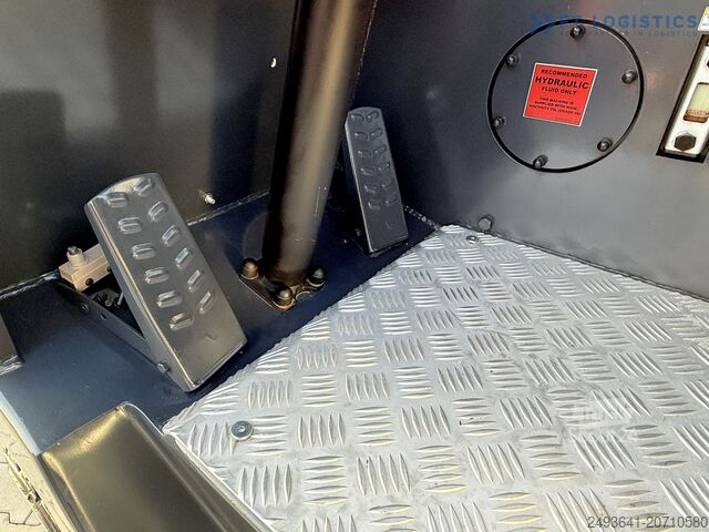 Four-way forklift Combilift CB4000 GAS TRIPLEX 5200 POSITIONER