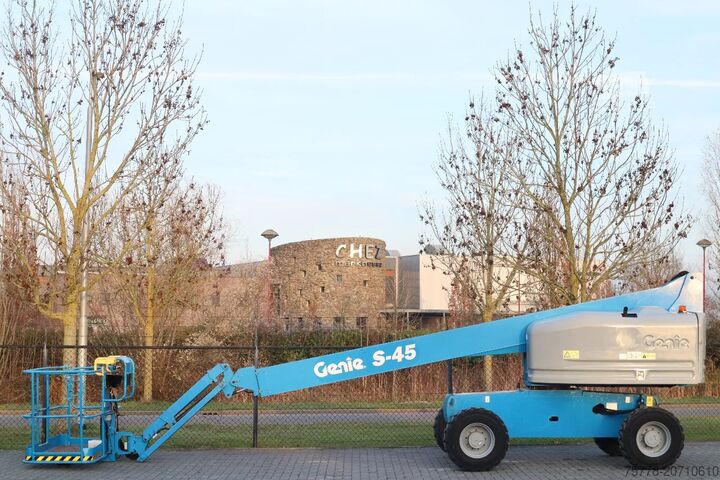 Telescopic platform Genie S-45 | 15.7 METER | 227 KG | GOOD CONDITION