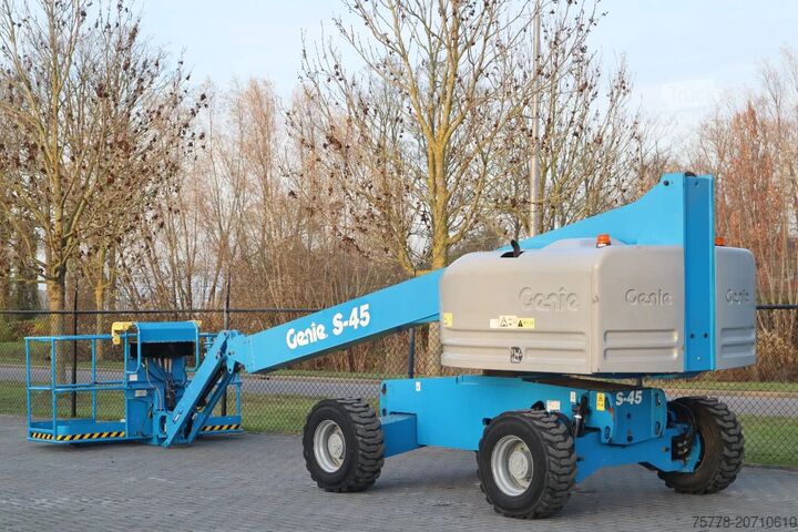 Telescopic platform Genie S-45 | 15.7 METER | 227 KG | GOOD CONDITION