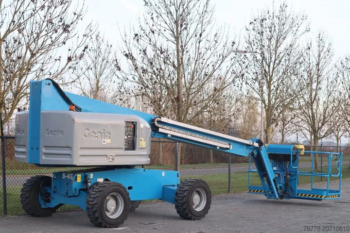 Teleskopisk plattform Genie S-45 | 15.7 METER | 227 KG | GOOD CONDITION