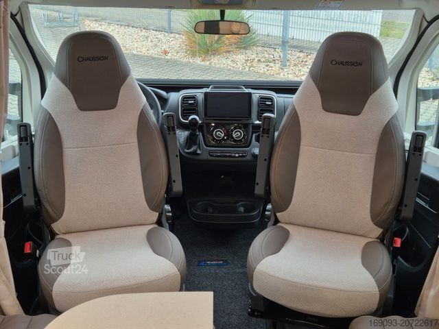 Ημιενσωματωμένο αυτοκινούμενο τροχόσπιτο CHAUSSON 640 Ultimate Line *MJ26*Arctic*Automatik*Solar