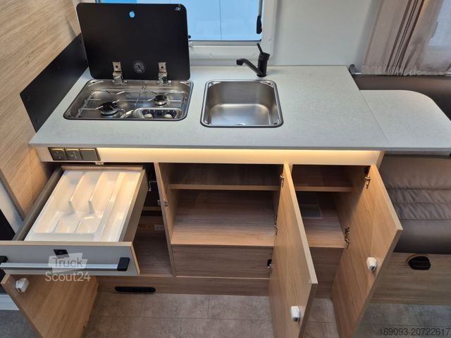 Ημιενσωματωμένο αυτοκινούμενο τροχόσπιτο CHAUSSON 640 Ultimate Line *MJ26*Arctic*Automatik*Solar