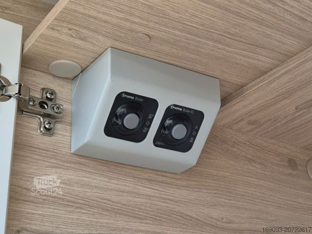 Ημιενσωματωμένο αυτοκινούμενο τροχόσπιτο CHAUSSON 640 Ultimate Line *MJ26*Arctic*Automatik*Solar