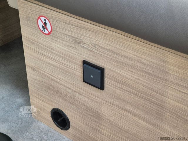 Ημιενσωματωμένο αυτοκινούμενο τροχόσπιτο CHAUSSON 640 Ultimate Line *MJ26*Arctic*Automatik*Solar