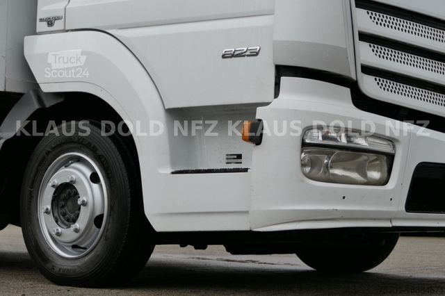 Furgoneta frigorífica MERCEDES-BENZ Atego 823 Kühlkoffer Blumenstransport Euro 6