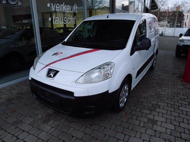 Aangepaste bestelwagen Peugeot Partner 3-Sitzer