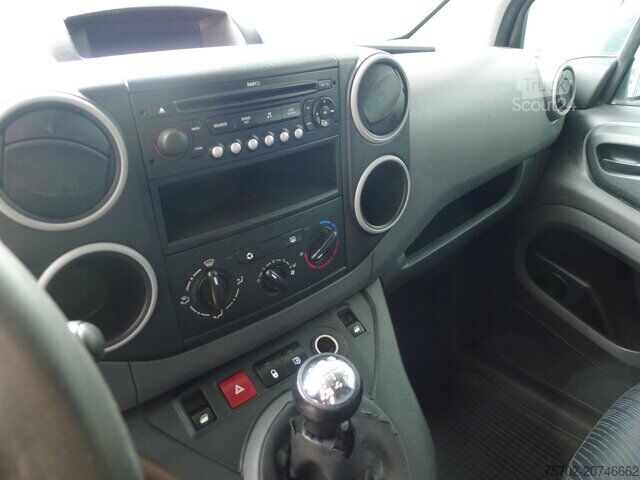 Aangepaste bestelwagen Peugeot Partner 3-Sitzer