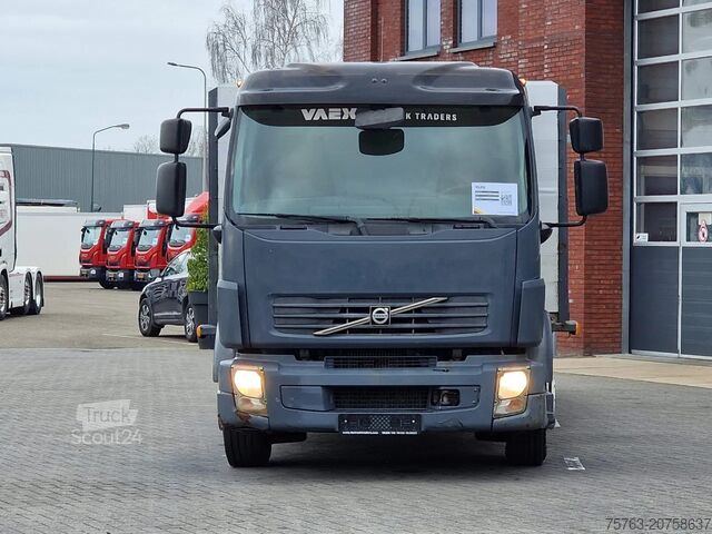 Autotransportieris Volvo FL 240 - 4x2 - Manual gearbox - Flatbed / Car t...