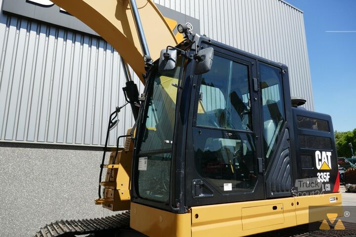 Paletli ekskavatör Caterpillar 335F LCR