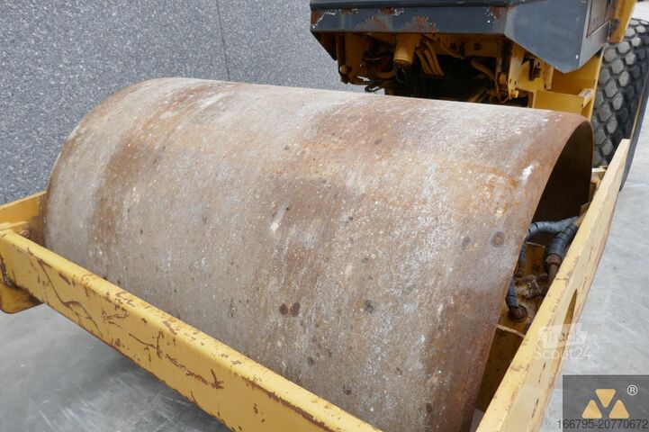 Tek tamburlu silindir Caterpillar CS433C