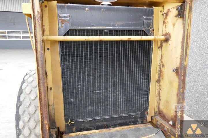 Tek tamburlu silindir Caterpillar CS433C