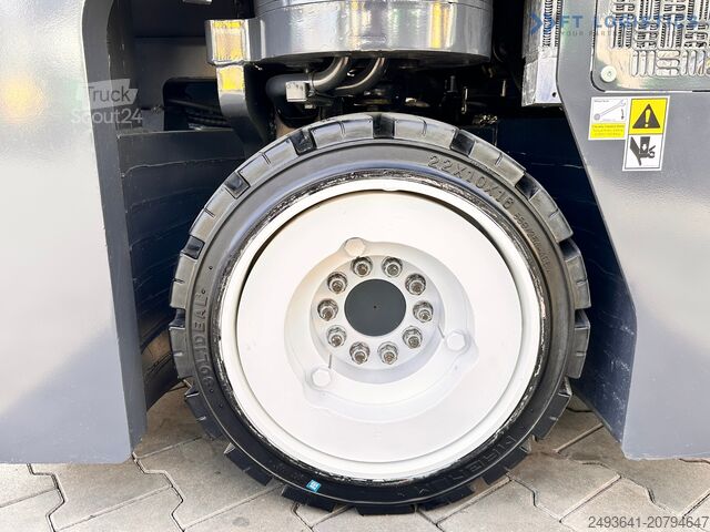 4 krypčių krautuvas Combilift C3000CB / GAS / TRIPLEX / 4900MM / 4807H