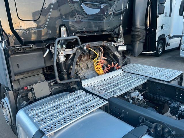 Стандартный седельный тягач MERCEDES-BENZ ACTROS 1842 * MOTORSCHADEN * VOLLLUFT * PARKCOOL