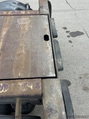 Náves s výmennou nadstavbou M&V CHASSIS LIFTACHSE MITTE-HECKAUSSCHUB