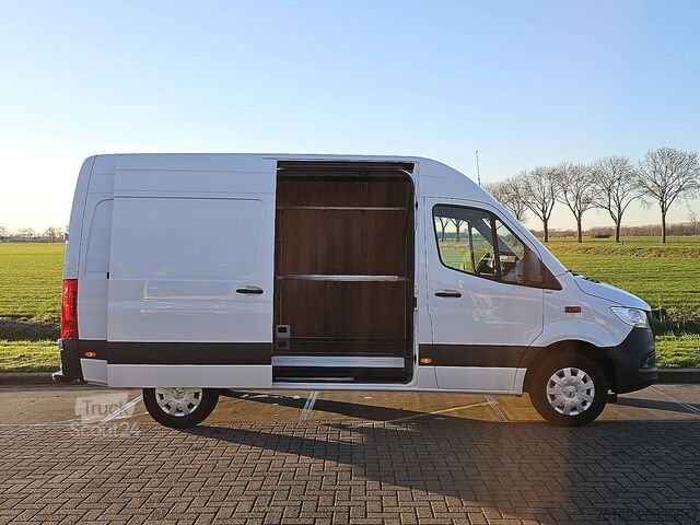 Karavan z visoko streho MERCEDES-BENZ SPRINTER 317 L2H2 Mbux RWD!