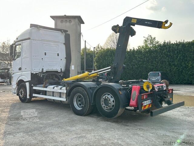 Camion benne à bras amovible  MERCEDES ACTROS 25.51 SCARRABILE