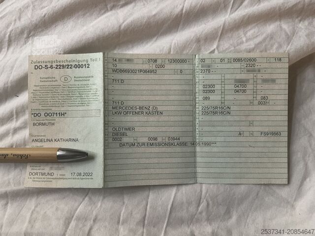 Flatbed truck with historic (H) license plate Mercedes-Benz 711 D