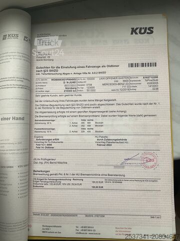 Flatbed truck with historic (H) license plate Mercedes-Benz 711 D