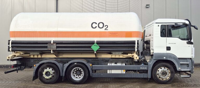 Ciężarówka z zabudową zbiornikową/cysterna gaz CO2 MAN gas tank ADR truck for carbon dioxide