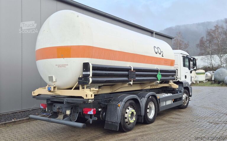 Ciężarówka z zabudową zbiornikową/cysterna gaz CO2 MAN gas tank ADR truck for carbon dioxide