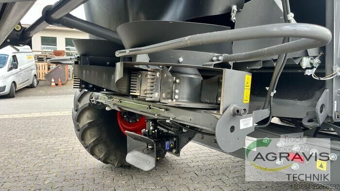 Kombajn za žetev in mlatev Claas LEXION 6700