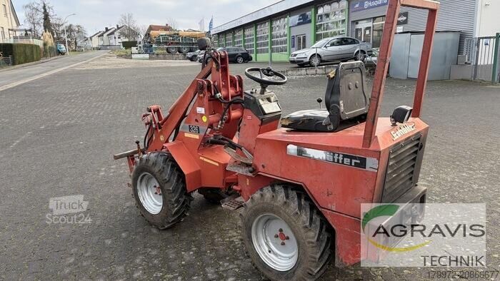 Teleskopski nakladalnik Schäffer 326