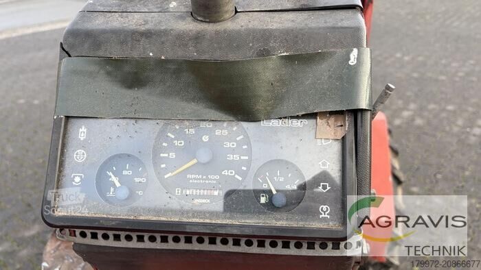 Teleskopski nakladalnik Schäffer 326