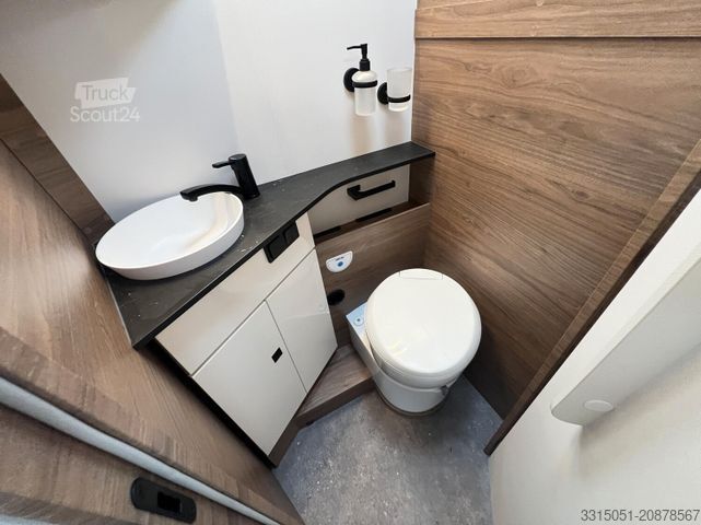 Półzintegrowany kamper CORIGON T Advanced 750 LQ Queensbett+Solar+Marki+Etrusco