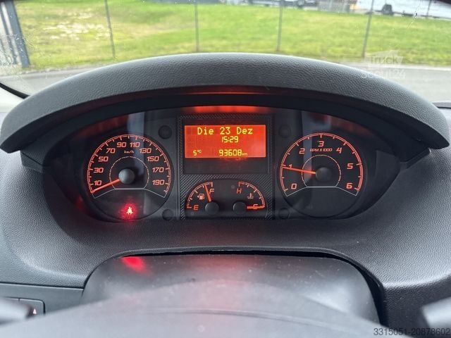 Caravana semiintegrada WEINSBERG CaraCompact 600 MEG Pepper Markise+Sat TV